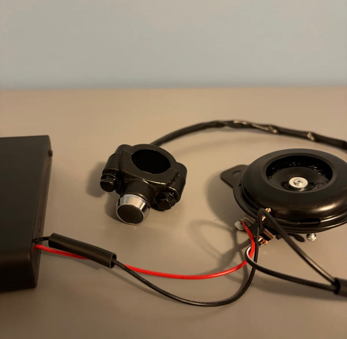 Battery powered horn (preorder)